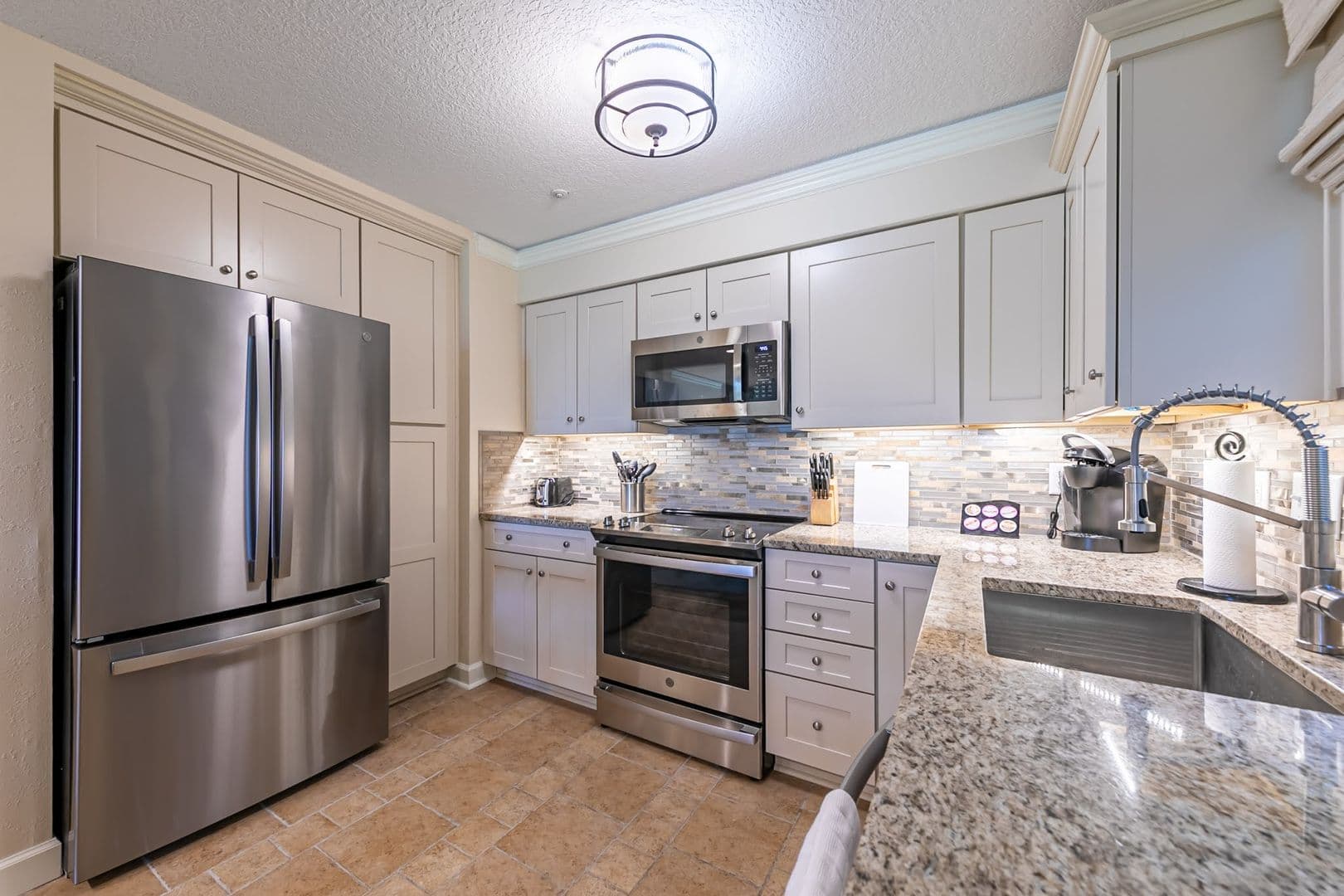 Williamsburg Condo: 707 Graves Ordinary