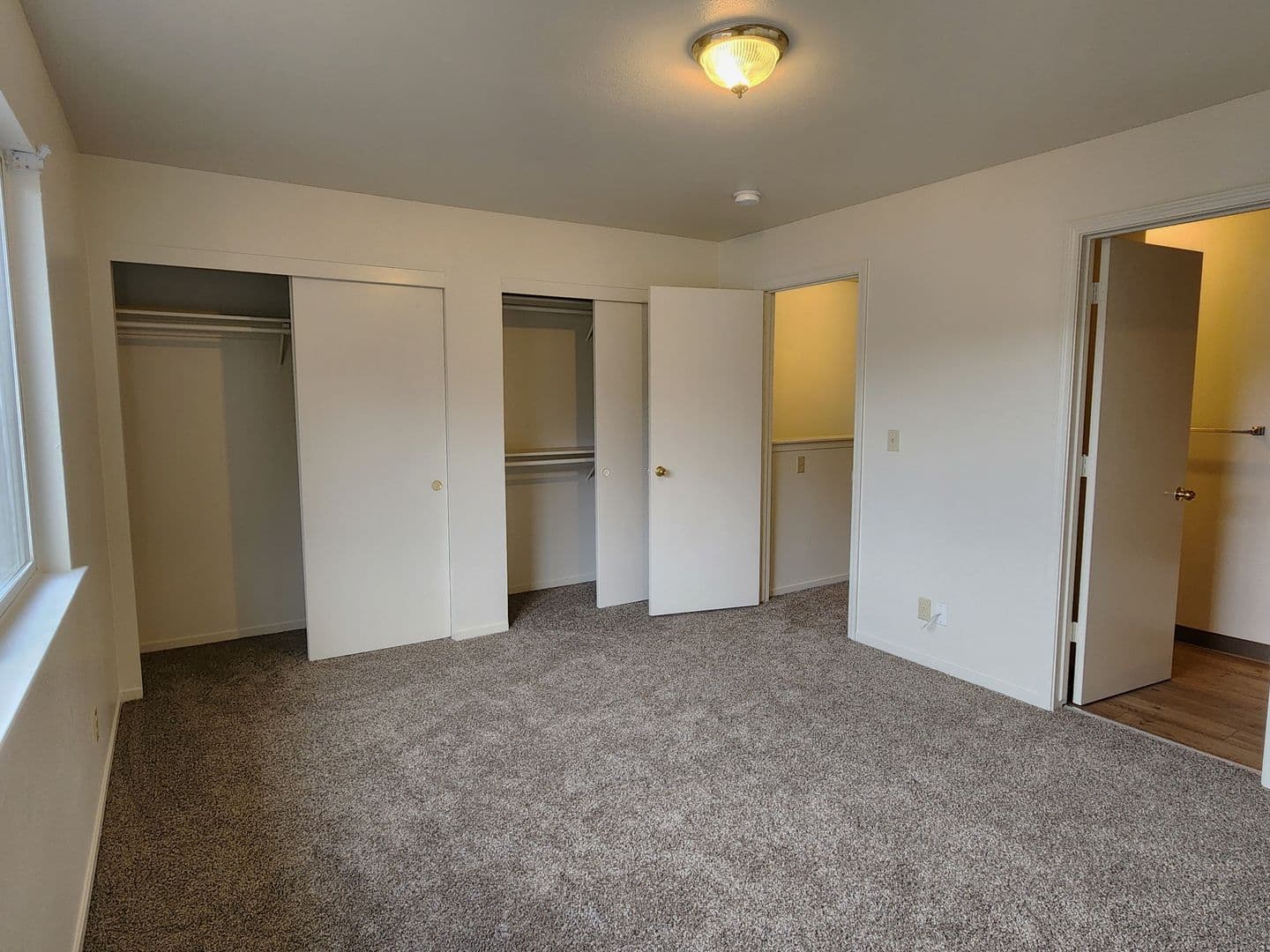 Dayton Apartment: 404 Valley Circle