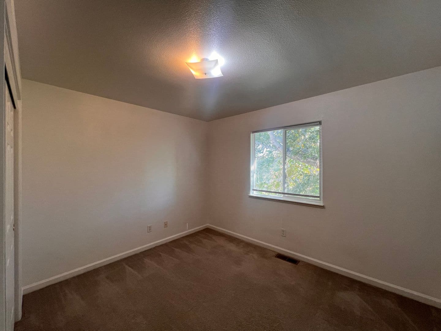 Fernley Apartment: 725 Starlite Drive