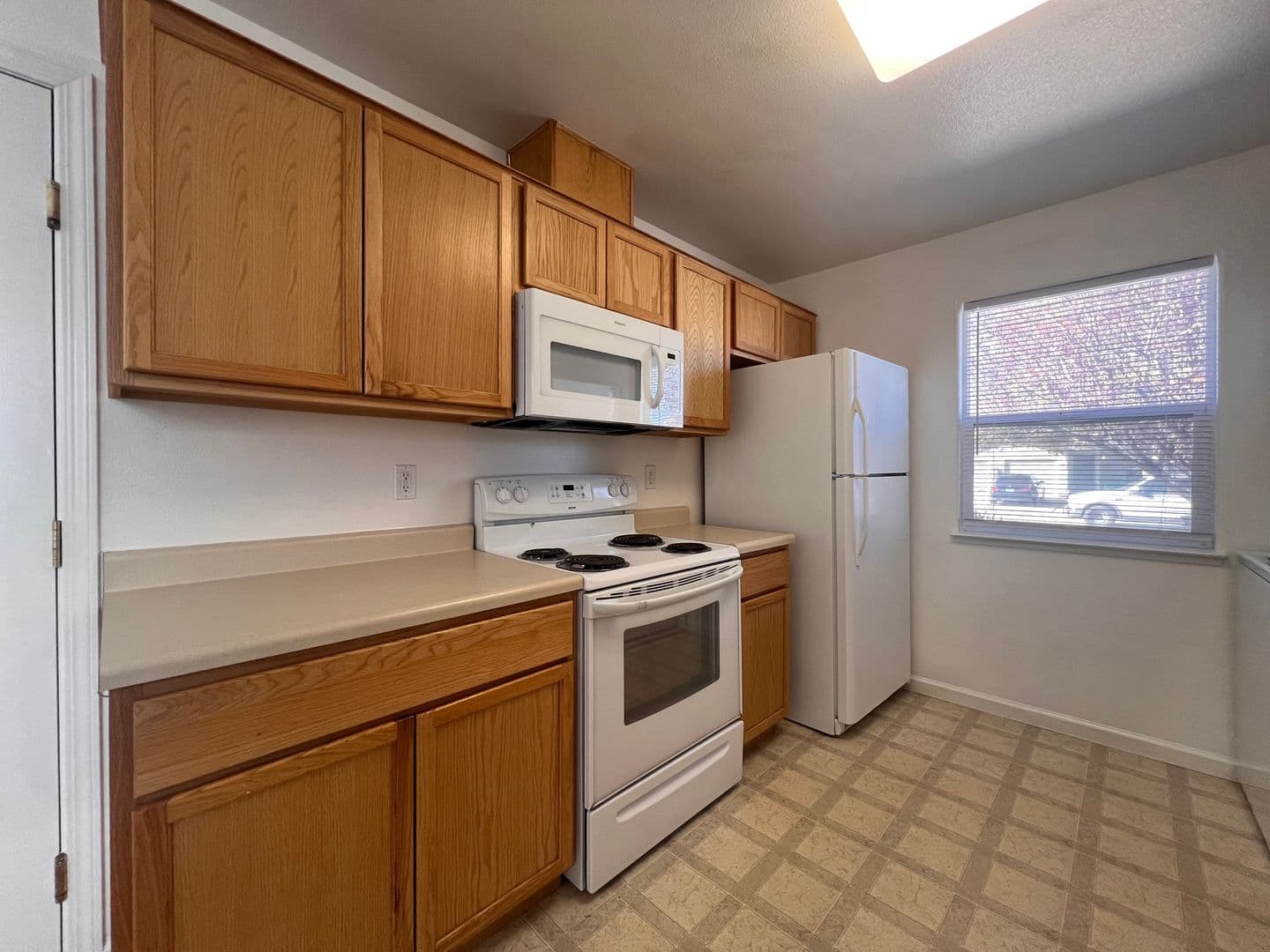 Fernley Apartment: 725 Starlite Drive