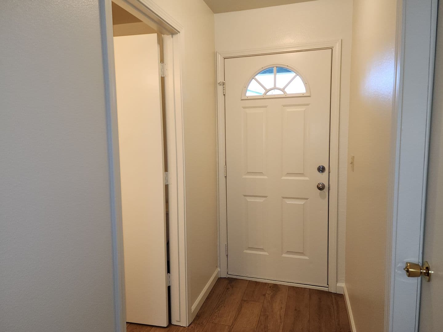 Dayton Apartment: 404 Valley Circle
