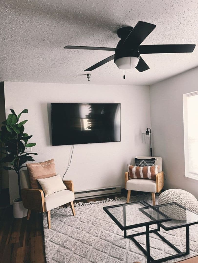 Duluth Apartment: 730 E 2nd St
