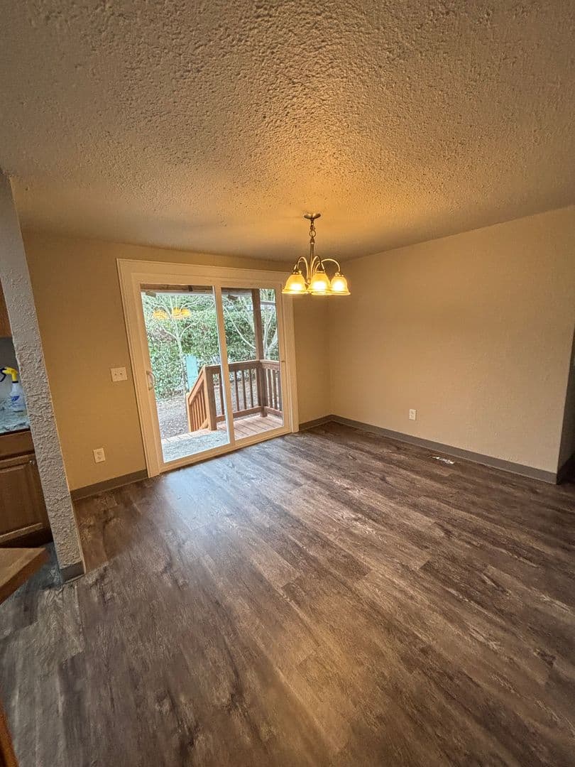 Kent House: 11401 SE 227th Place