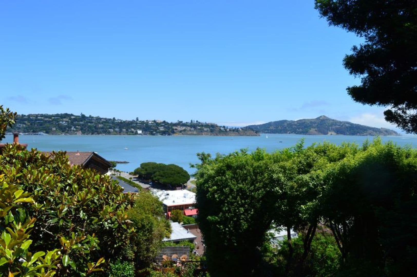 Sausalito House: 140 Bulkley Ave.