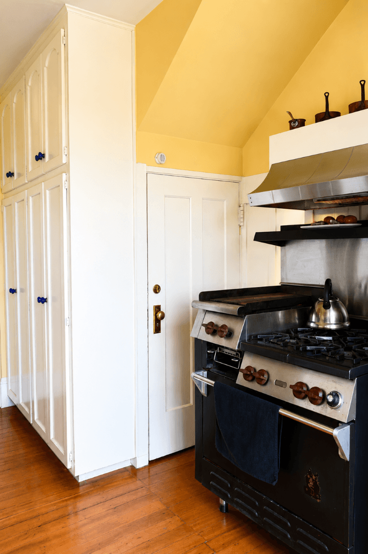 Sausalito House: 140 Bulkley Ave.