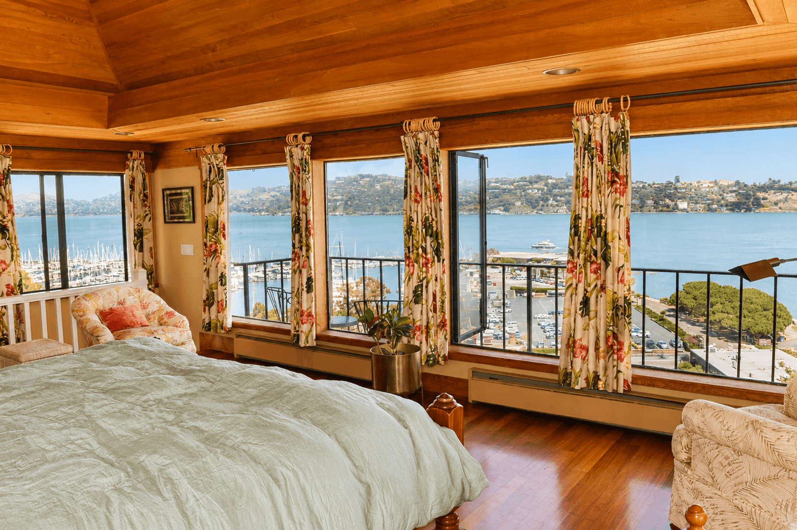 Sausalito House: 140 Bulkley Ave.
