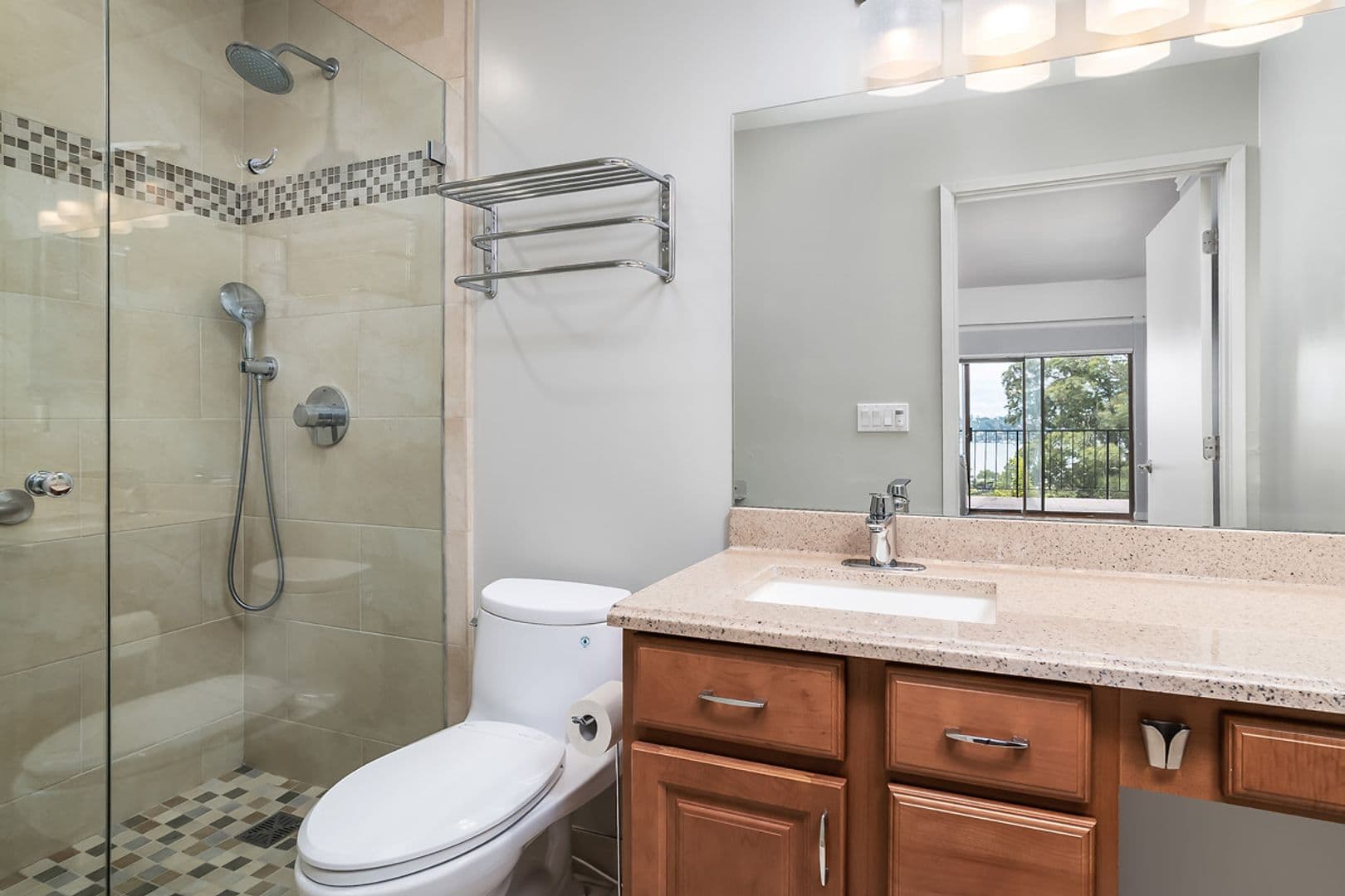 Sausalito Condo: 80 Lincoln Dr., #2C