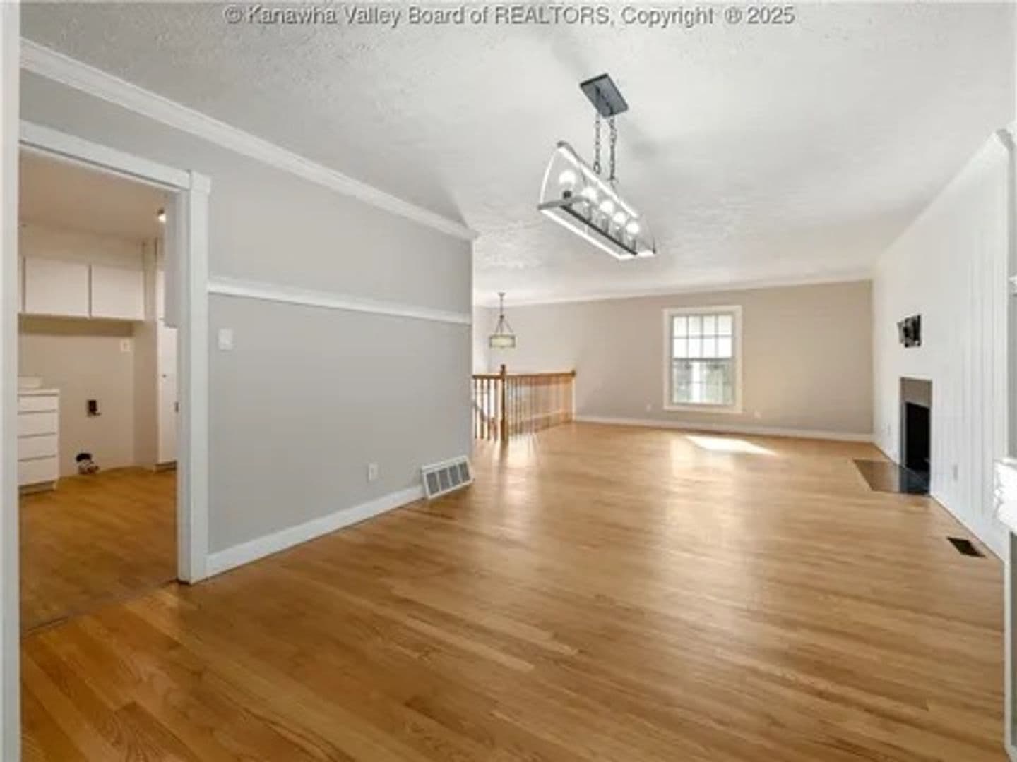 Charleston House: 1501 Knob Rd