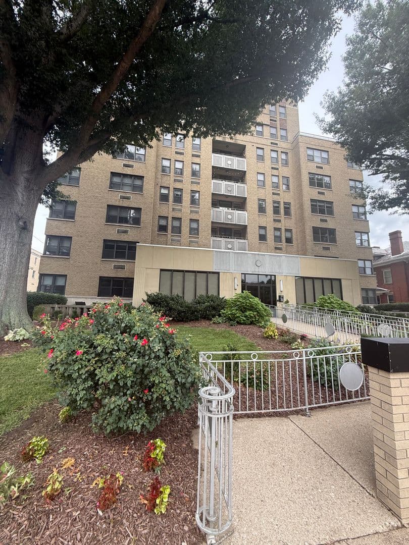 Charleston Apartment: 1108 Kanawha Blvd E Unit 205