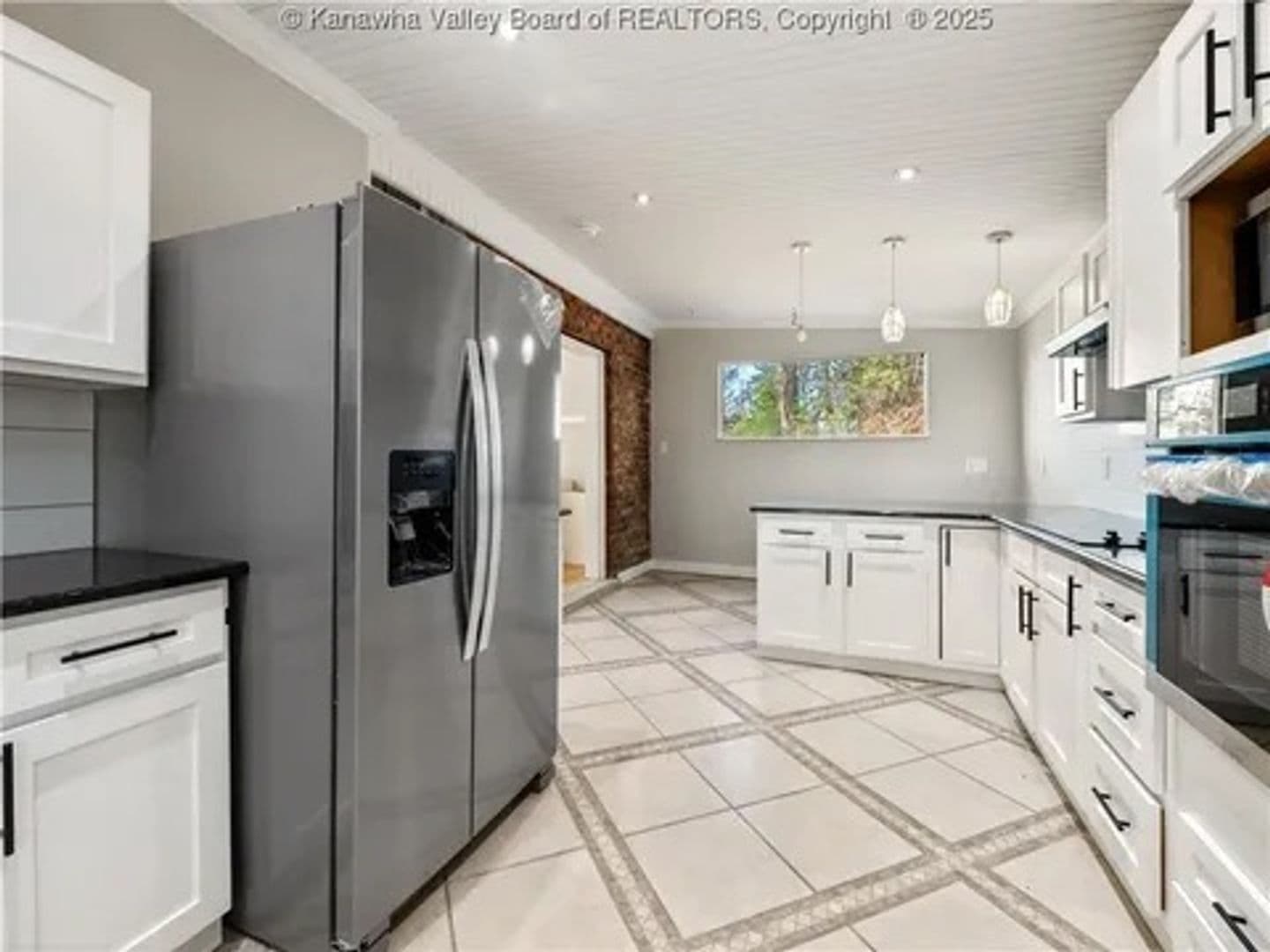 Charleston House: 1501 Knob Rd