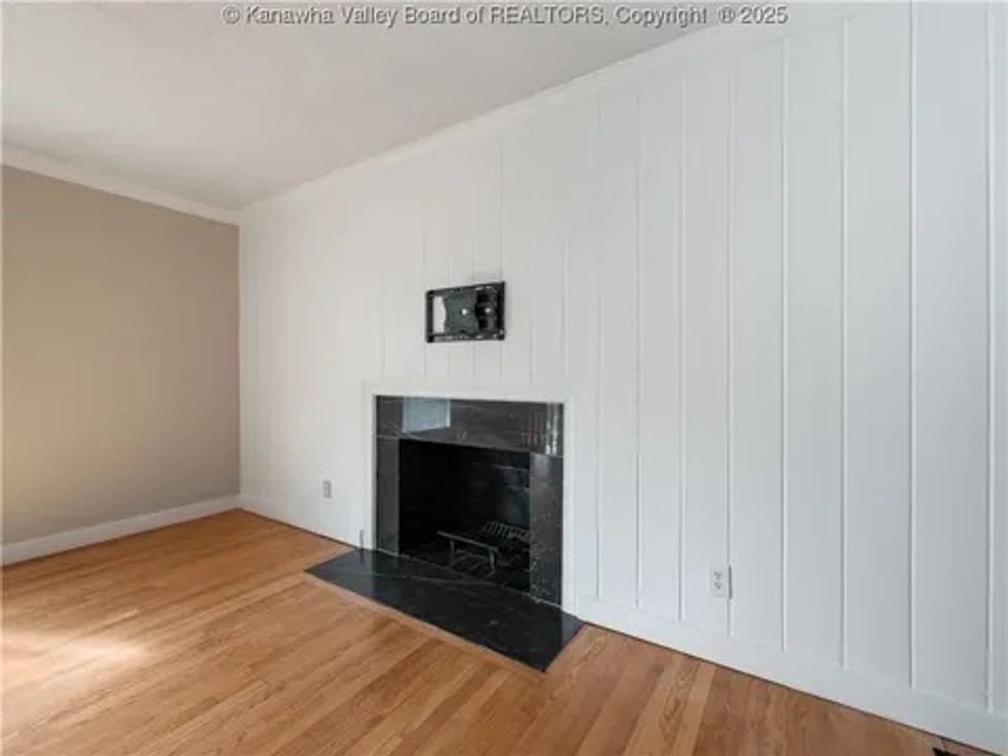 Charleston House: 1501 Knob Rd