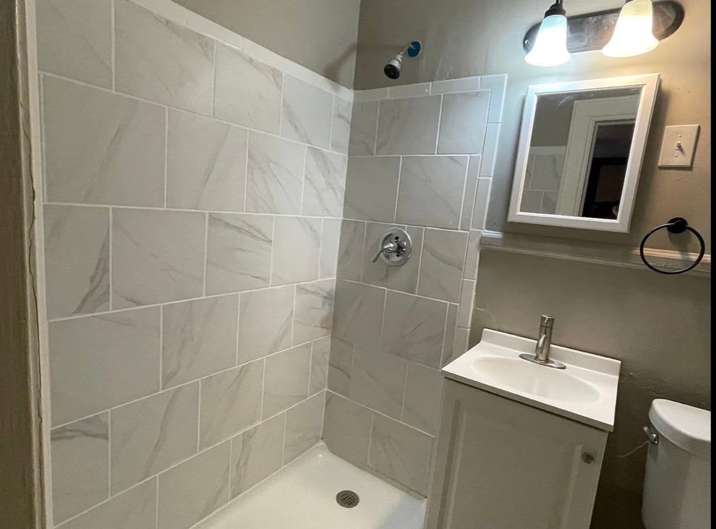 Charleston Apartment: 406 Maryland Avenue