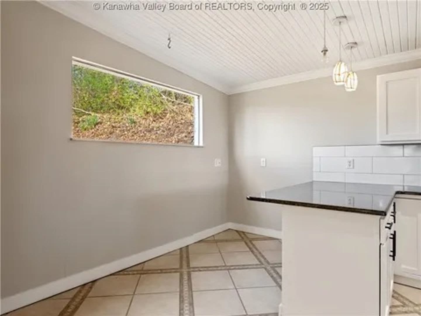 Charleston House: 1501 Knob Rd