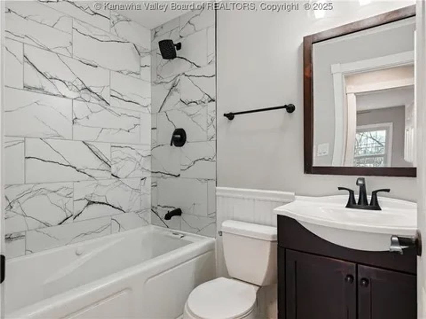 Charleston House: 1501 Knob Rd