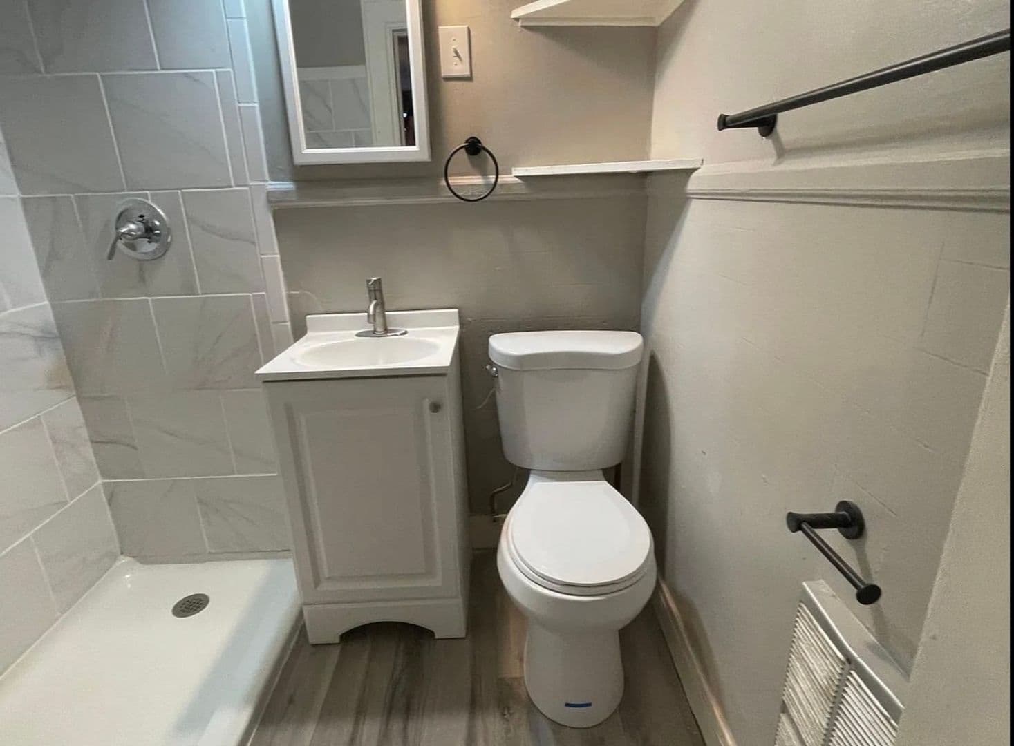 Charleston Apartment: 406 Maryland Avenue