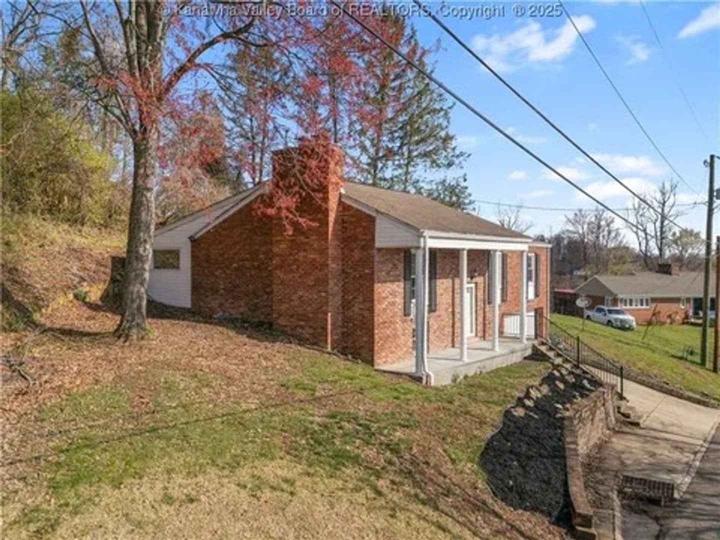 Charleston House: 1501 Knob Rd