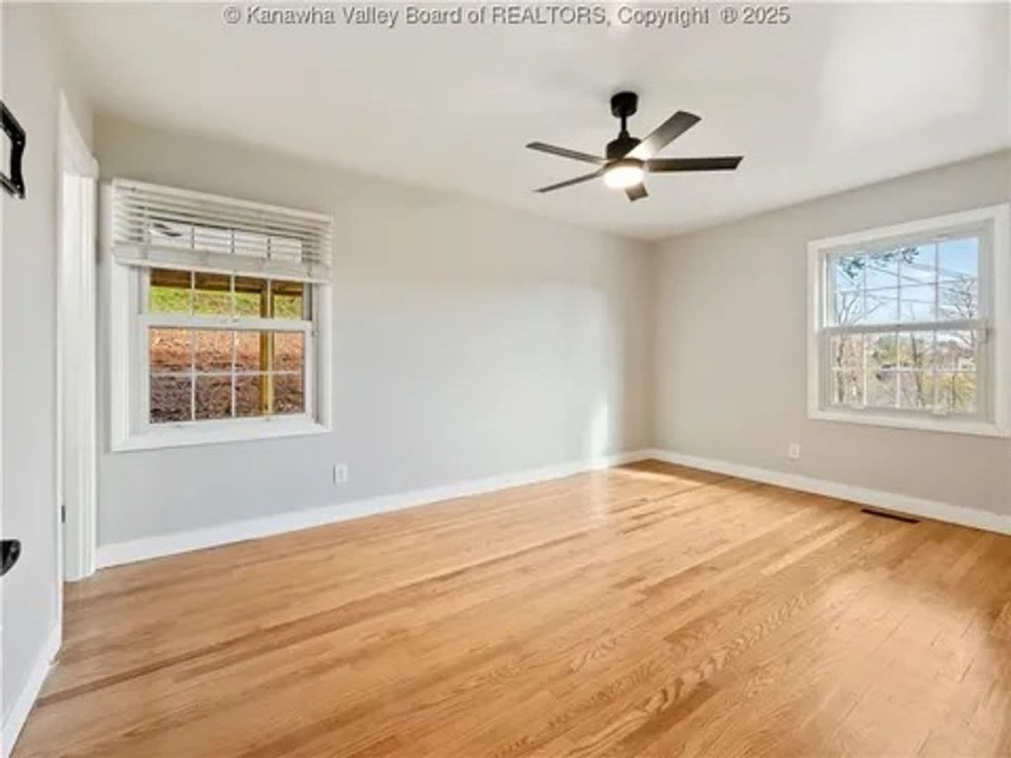 Charleston House: 1501 Knob Rd