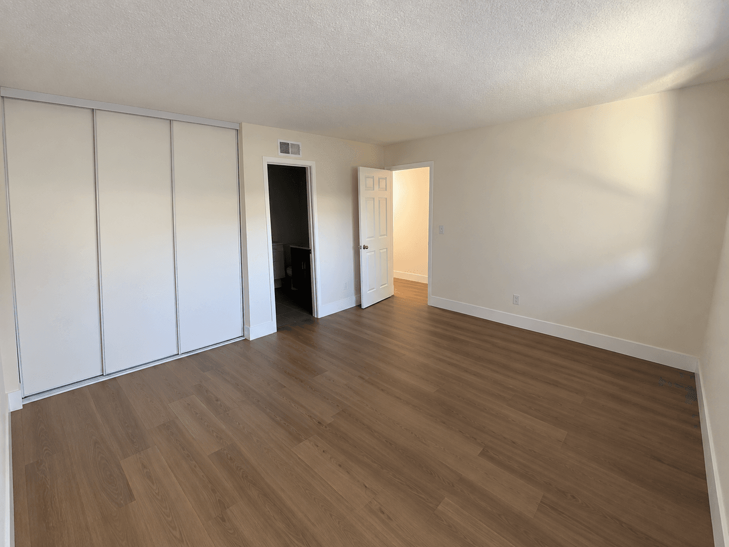 Garden Grove Apartment: 12101 Laguna St