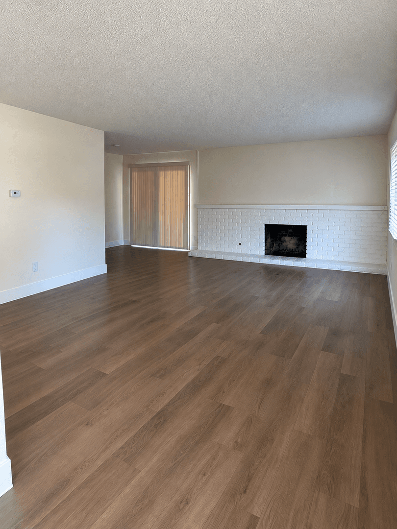 Garden Grove Apartment: 12101 Laguna St