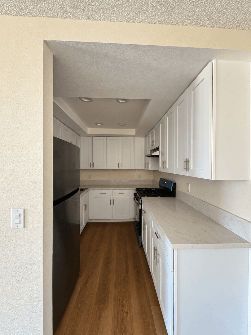 Garden Grove Apartment: 12101 Laguna St
