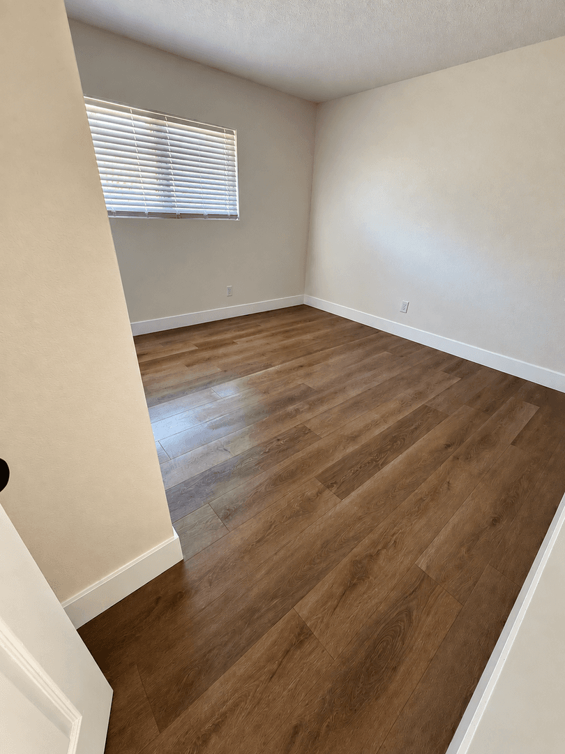 Garden Grove Apartment: 12101 Laguna St