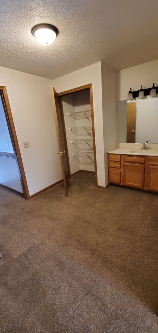 Germantown Apartment: N113 W16941 Murillo Dr.