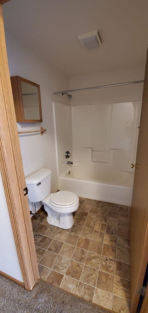 Germantown Apartment: N113 W16941 Murillo Dr.