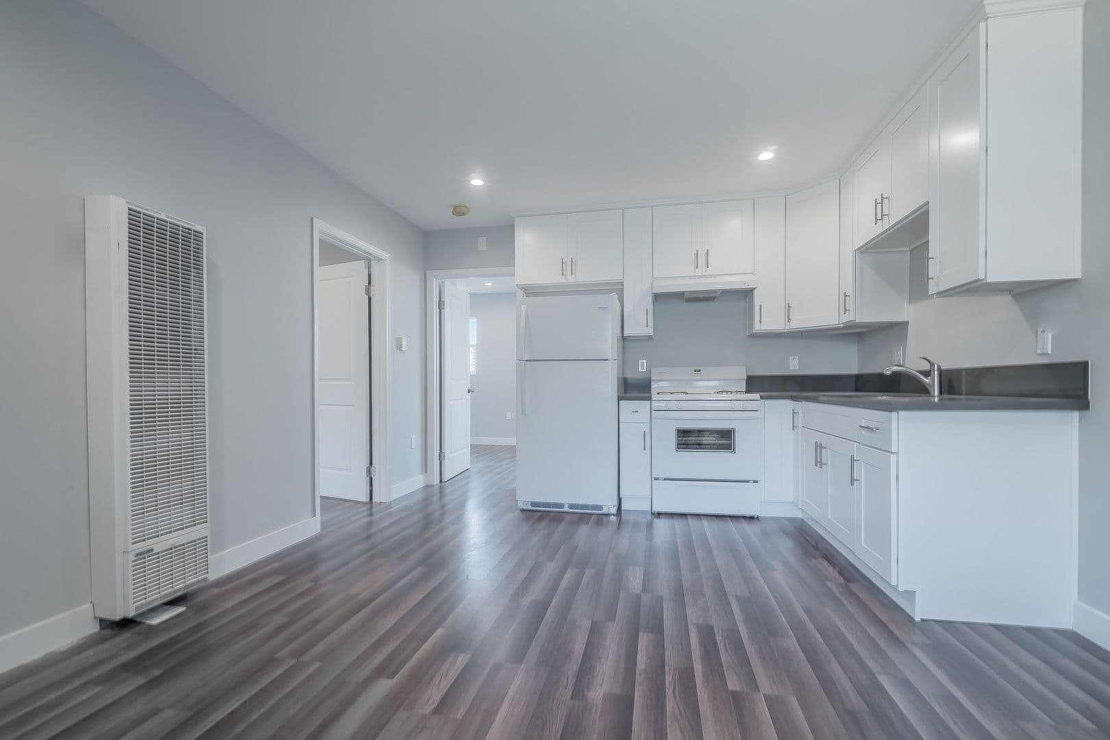Los Angeles Apartment: 4148 Lockland Pl.