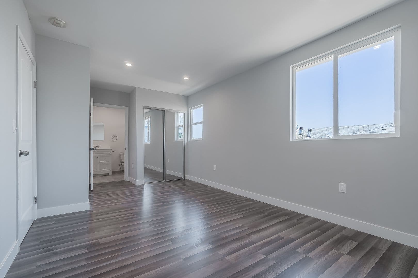 Los Angeles Apartment: 4148 Lockland Pl.