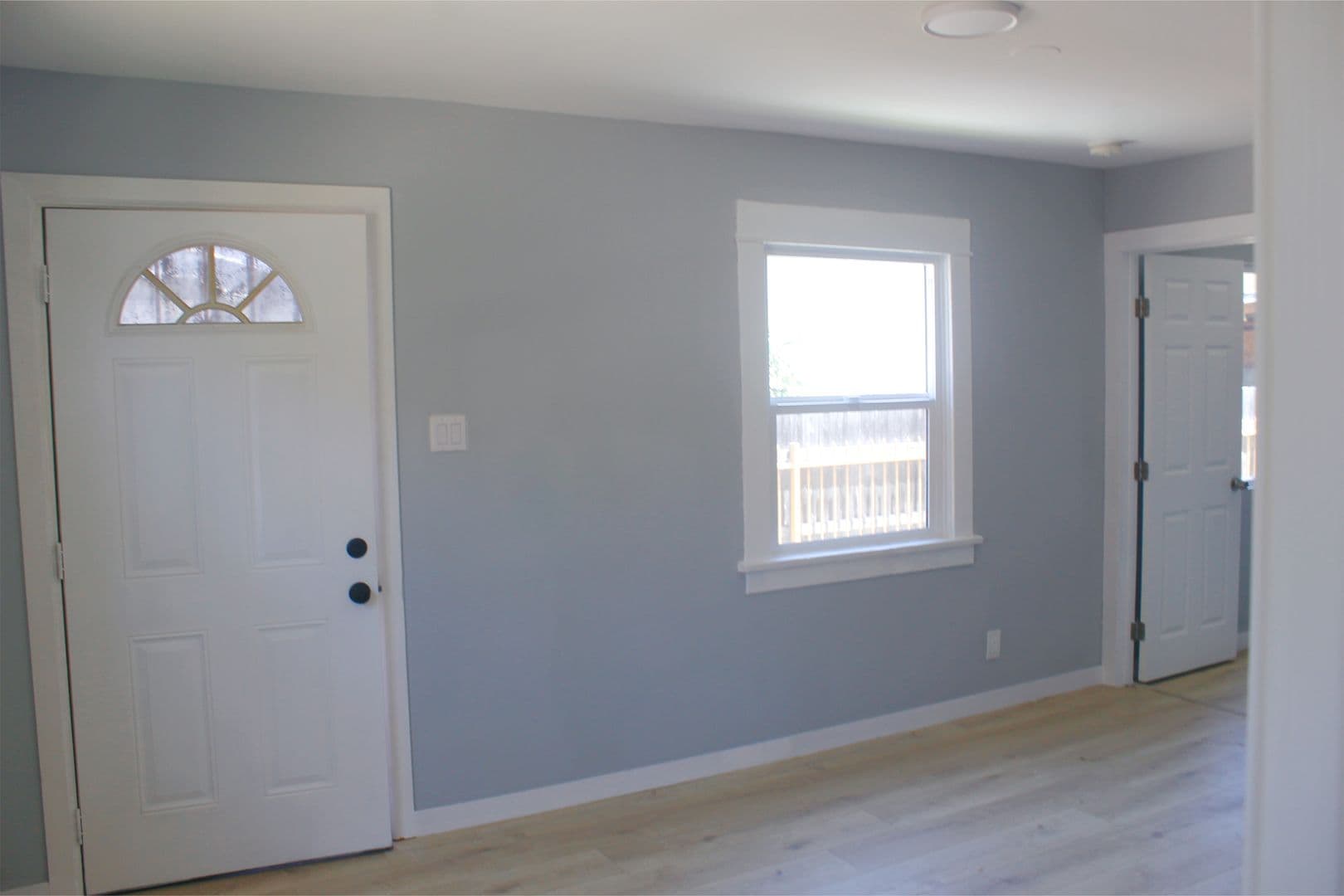 Los Angeles Apartment: 1070-1076 W 56th St.