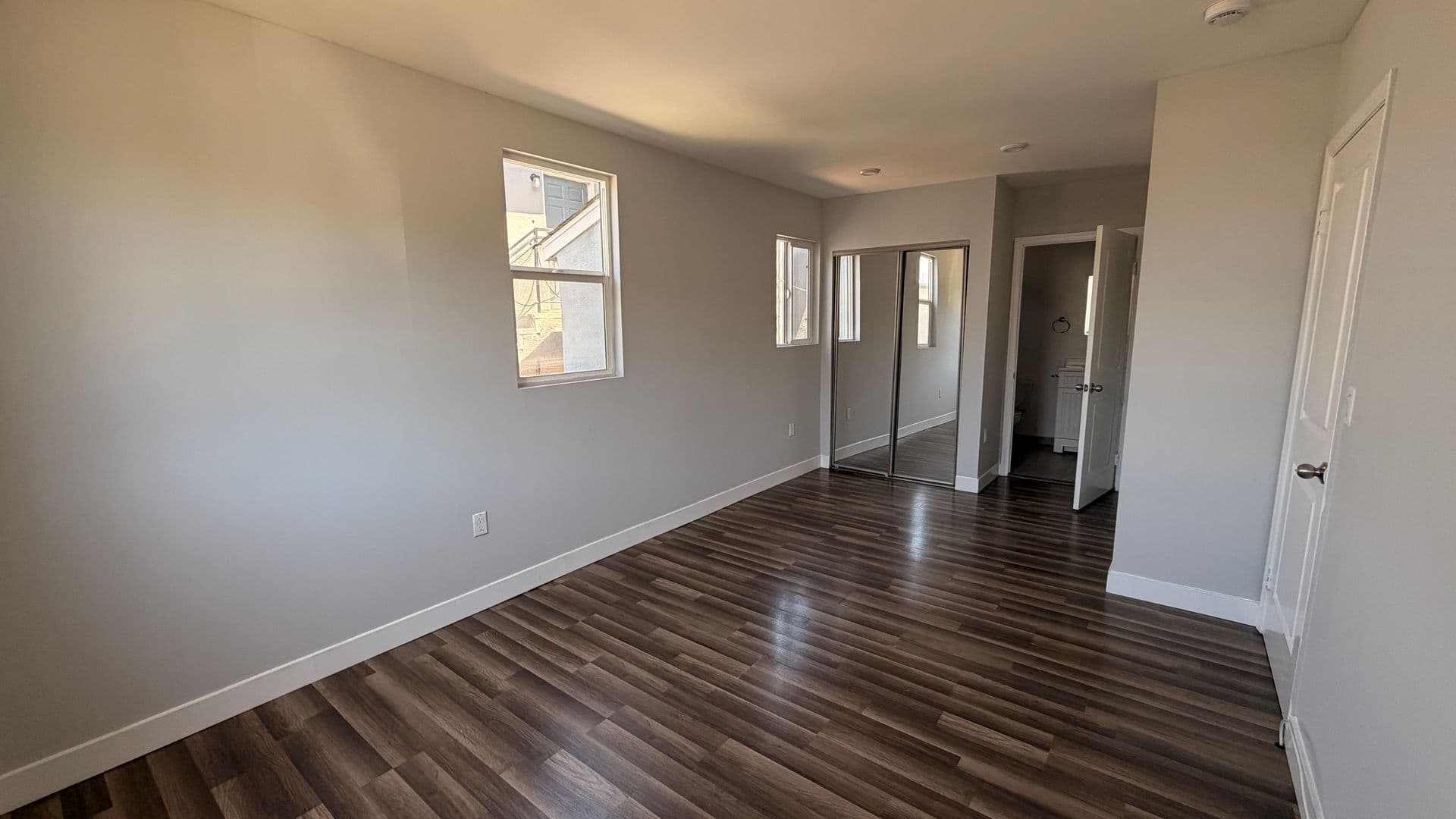 Los Angeles Apartment: 4148 Lockland Pl.