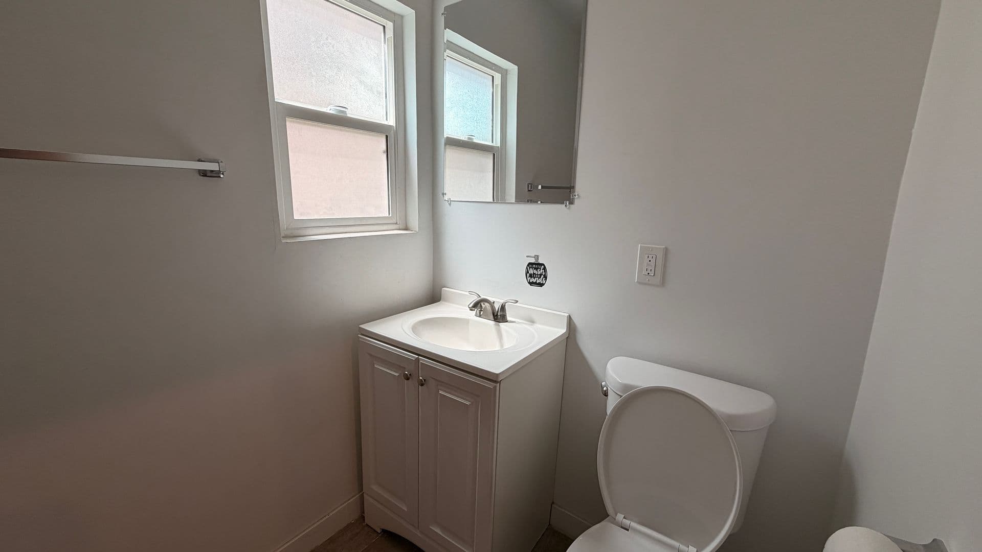 Los Angeles Apartment: 3849 South Gibraltar Ave.
