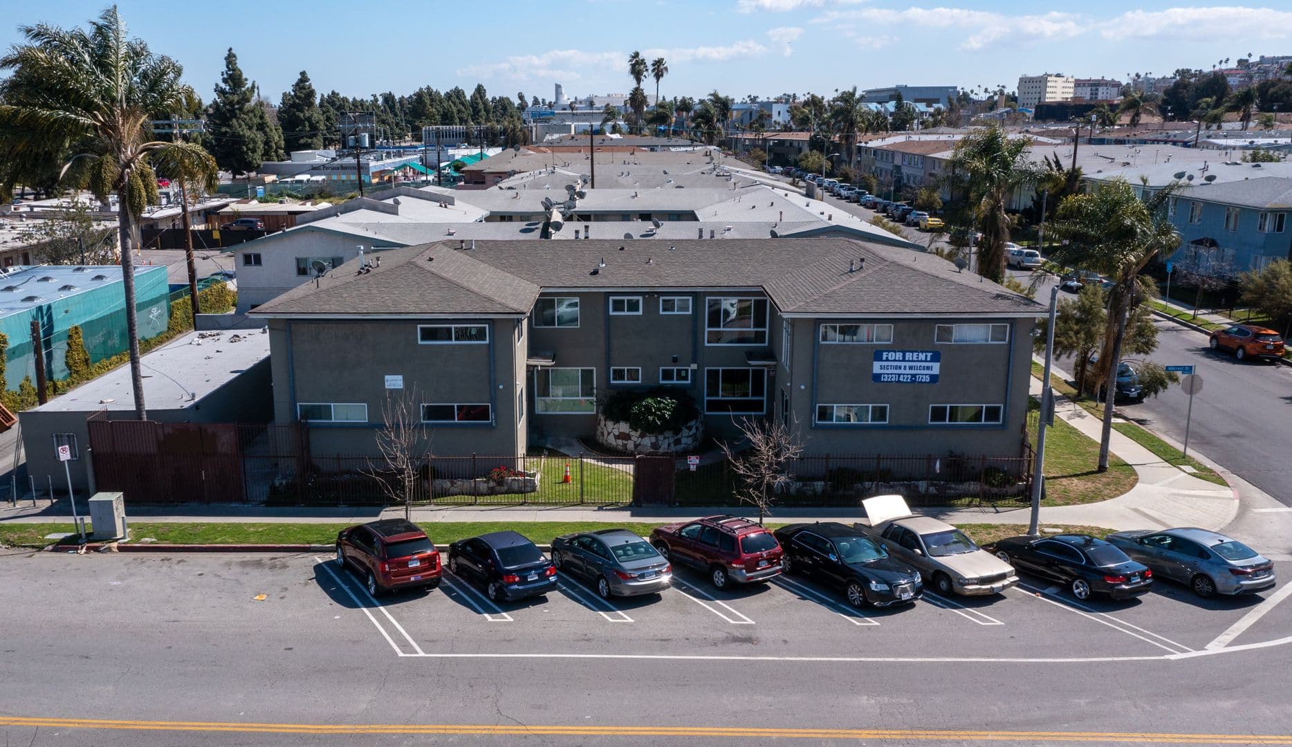 Los Angeles Apartment: 3920 Hillcrest Drive