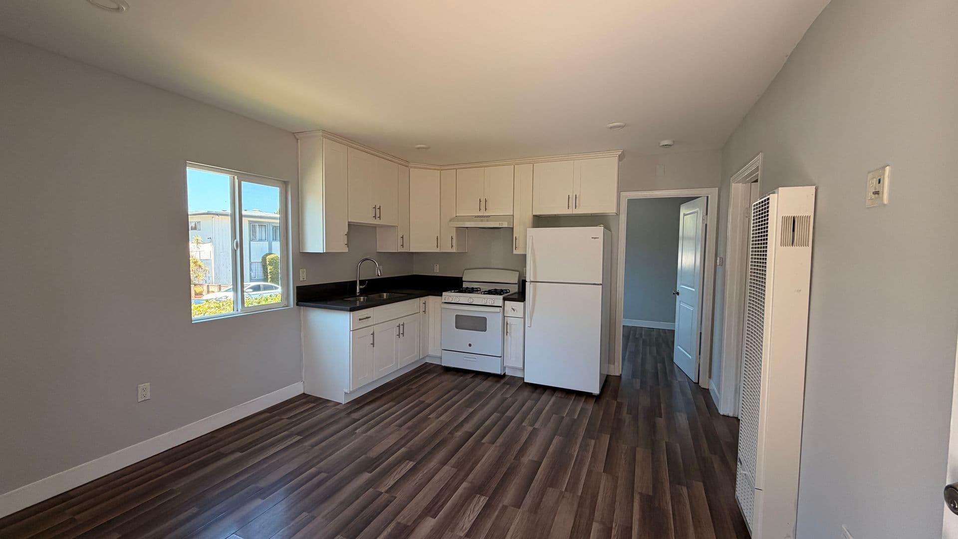 Los Angeles Apartment: 4148 Lockland Pl.