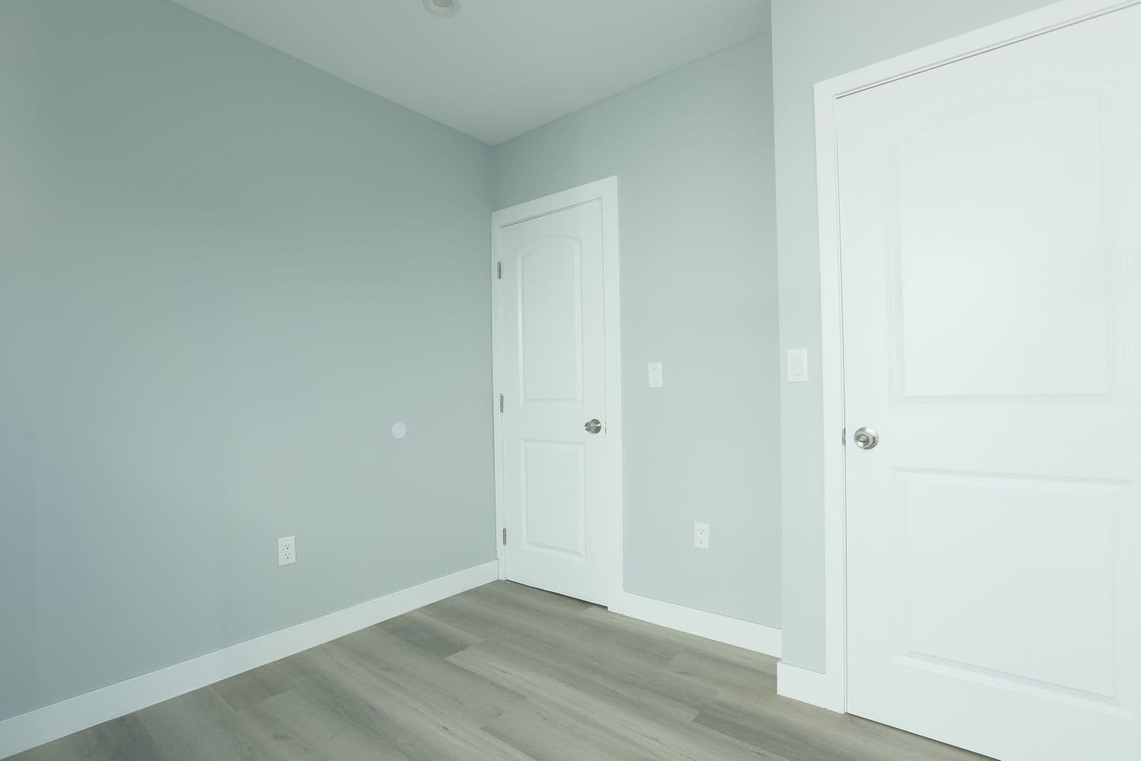 Los Angeles Apartment: 6433 S Victoria Ave