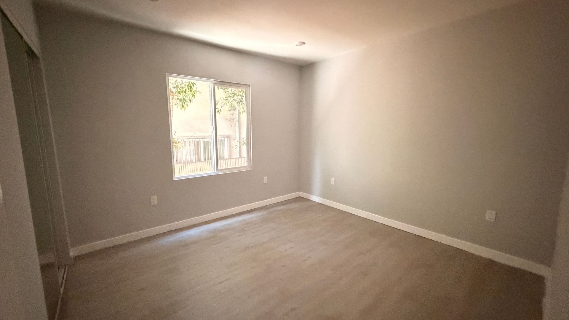 Los Angeles Apartment: 3923 S Gibraltar Ave.