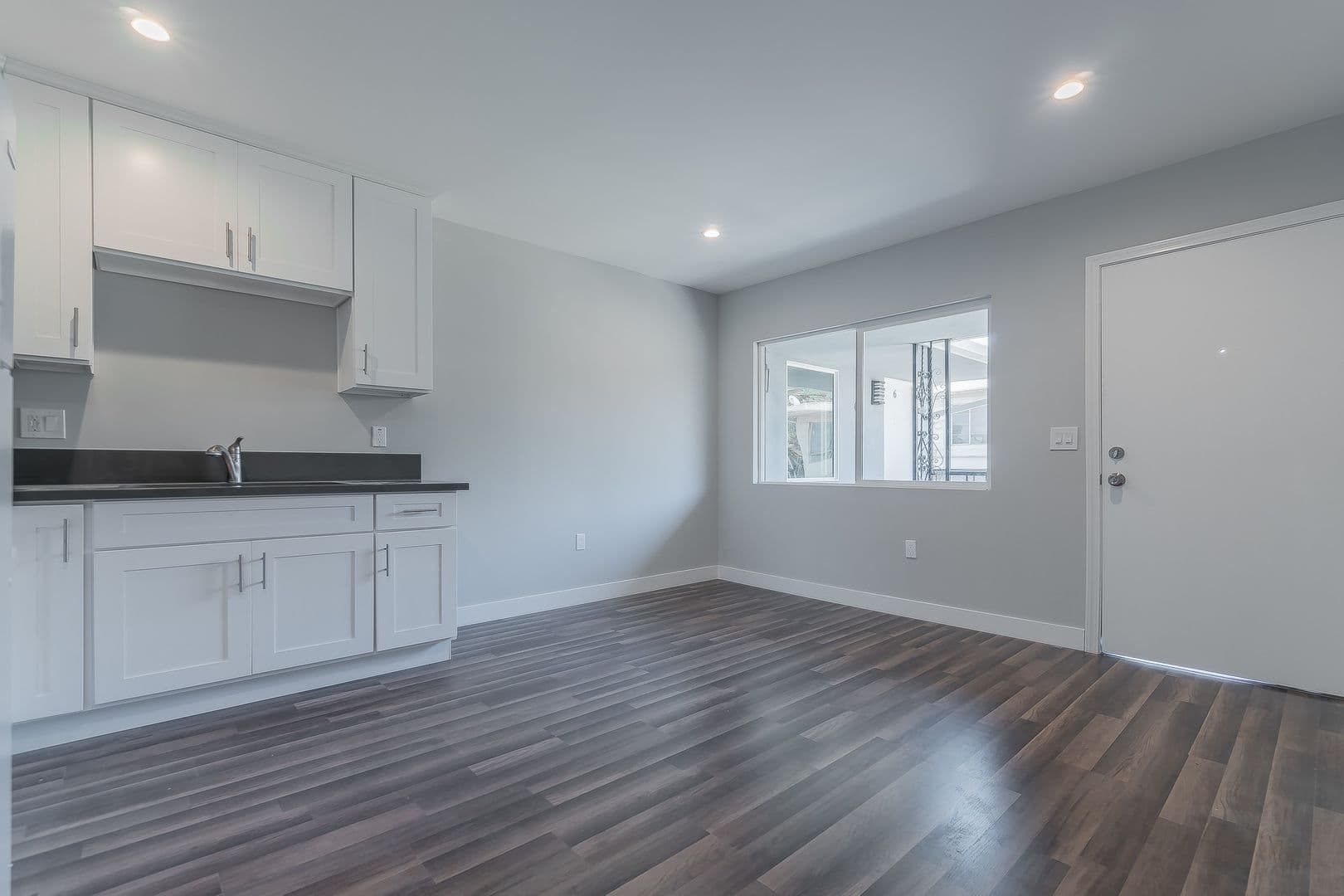 Los Angeles Apartment: 4148 Lockland Pl.