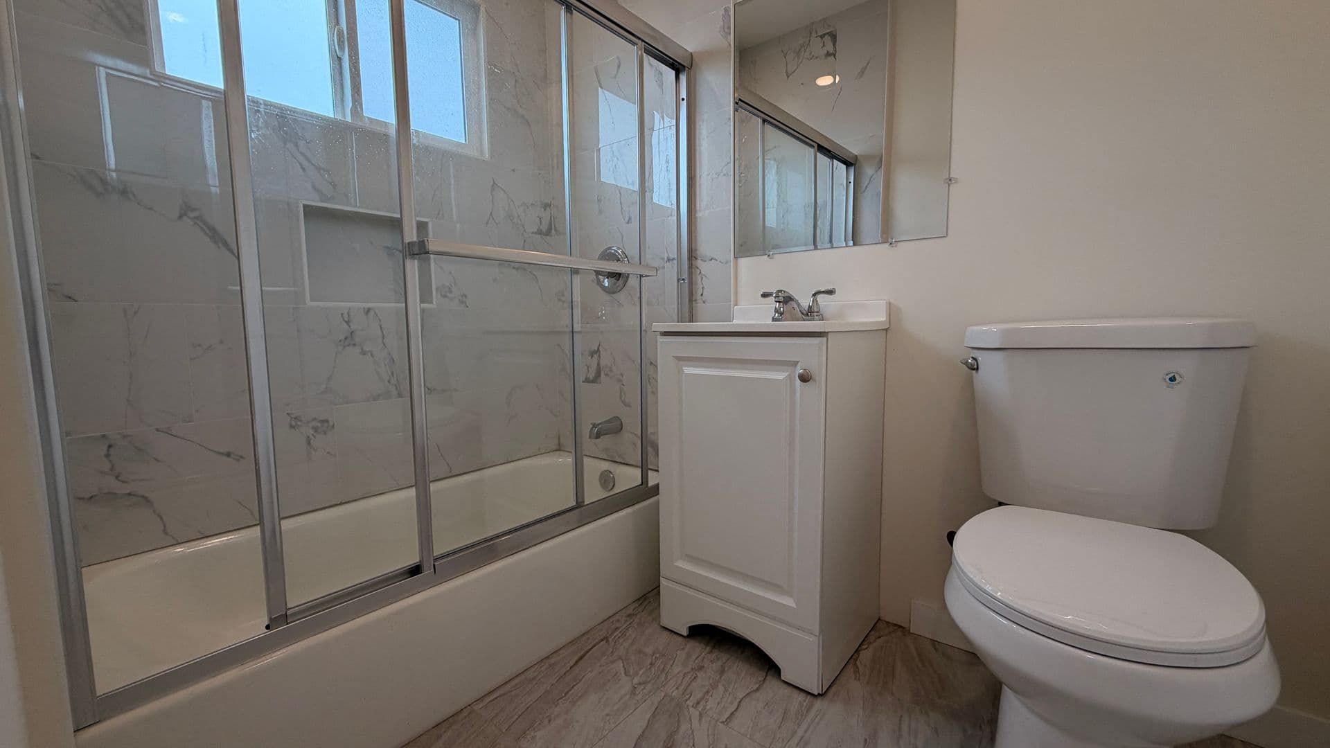 Los Angeles Apartment: 3950 S. Hillcrest Drive