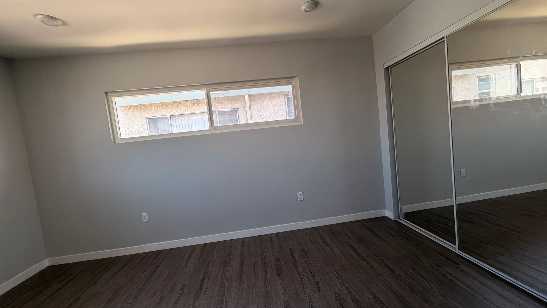 Los Angeles Apartment: 3920 Hillcrest Drive