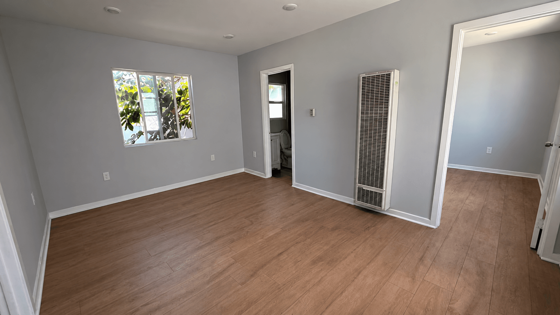 Los Angeles Apartment: 2035 W Martin Luther King Jr. Blvd