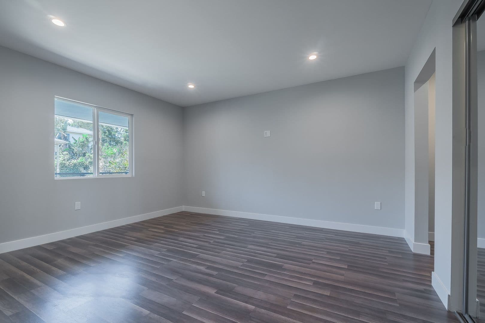 Los Angeles Apartment: 4148 Lockland Pl.