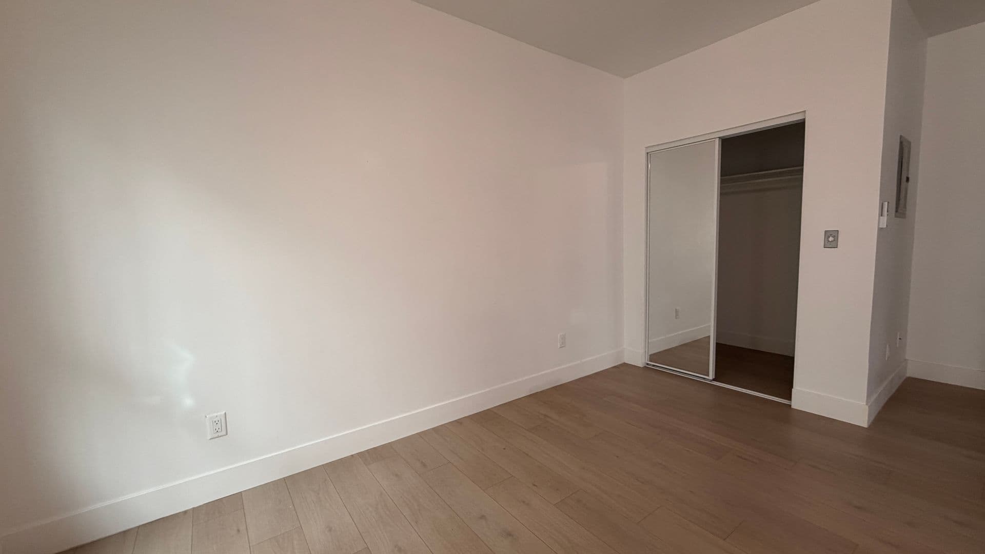 Los Angeles Apartment: 1926 N. Whitley Avenue