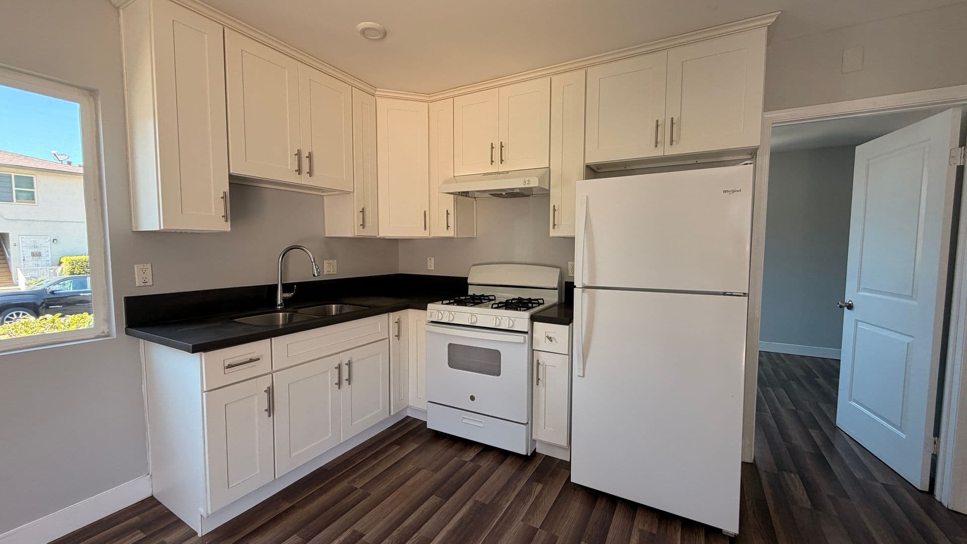 Los Angeles Apartment: 4148 Lockland Pl.