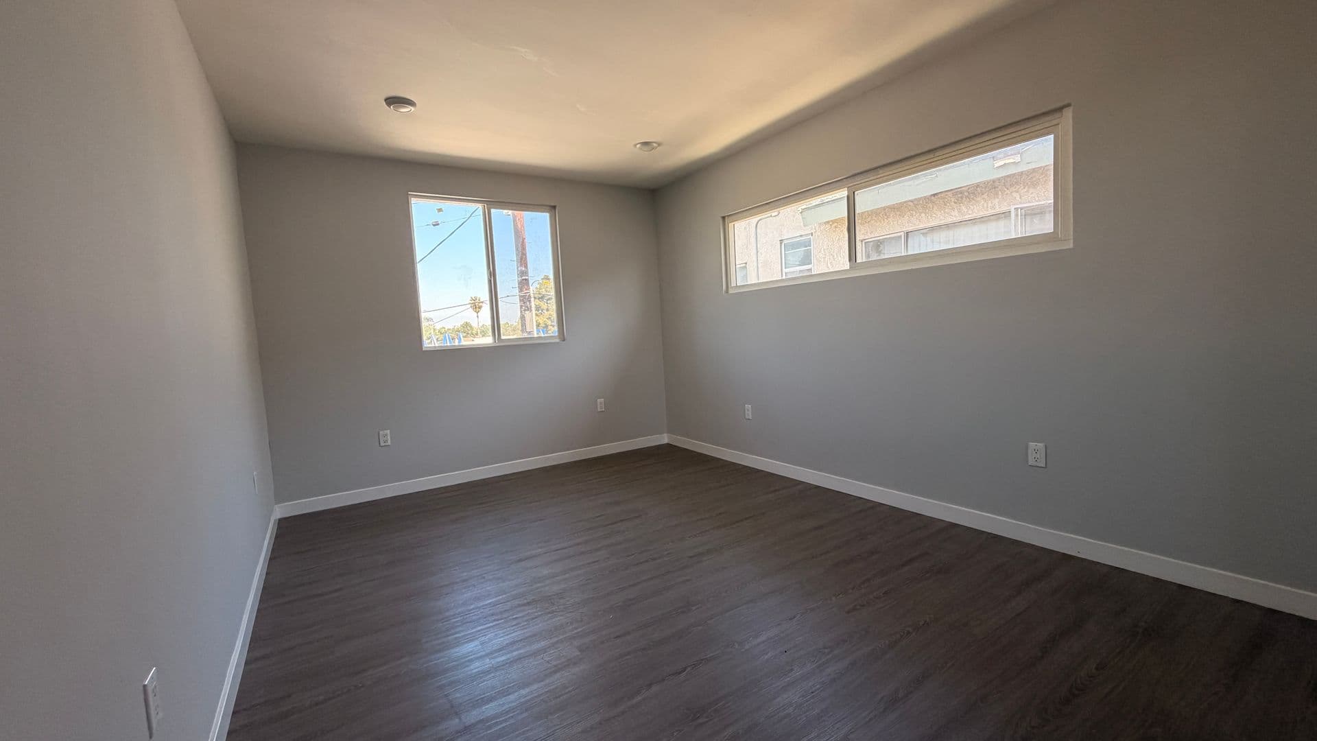 Los Angeles Apartment: 3920 Hillcrest Drive