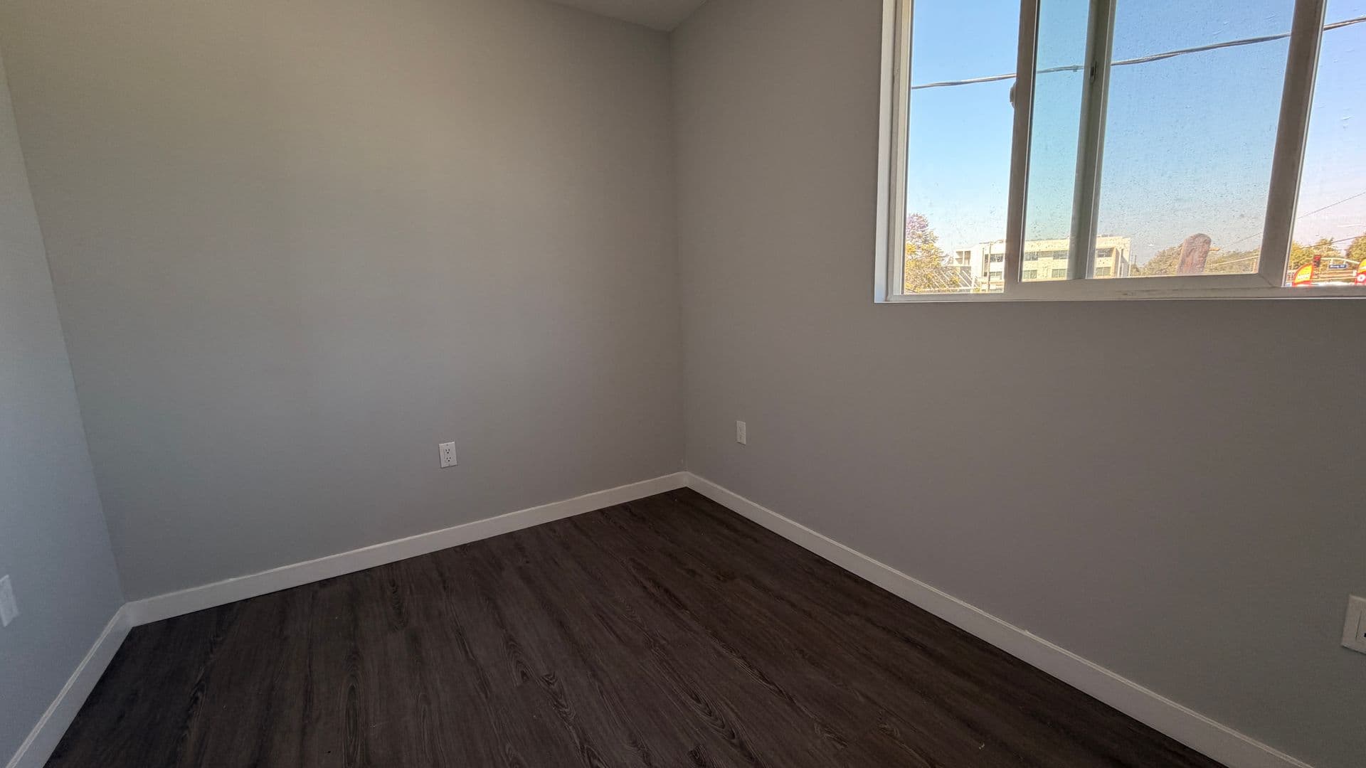 Los Angeles Apartment: 3920 Hillcrest Drive