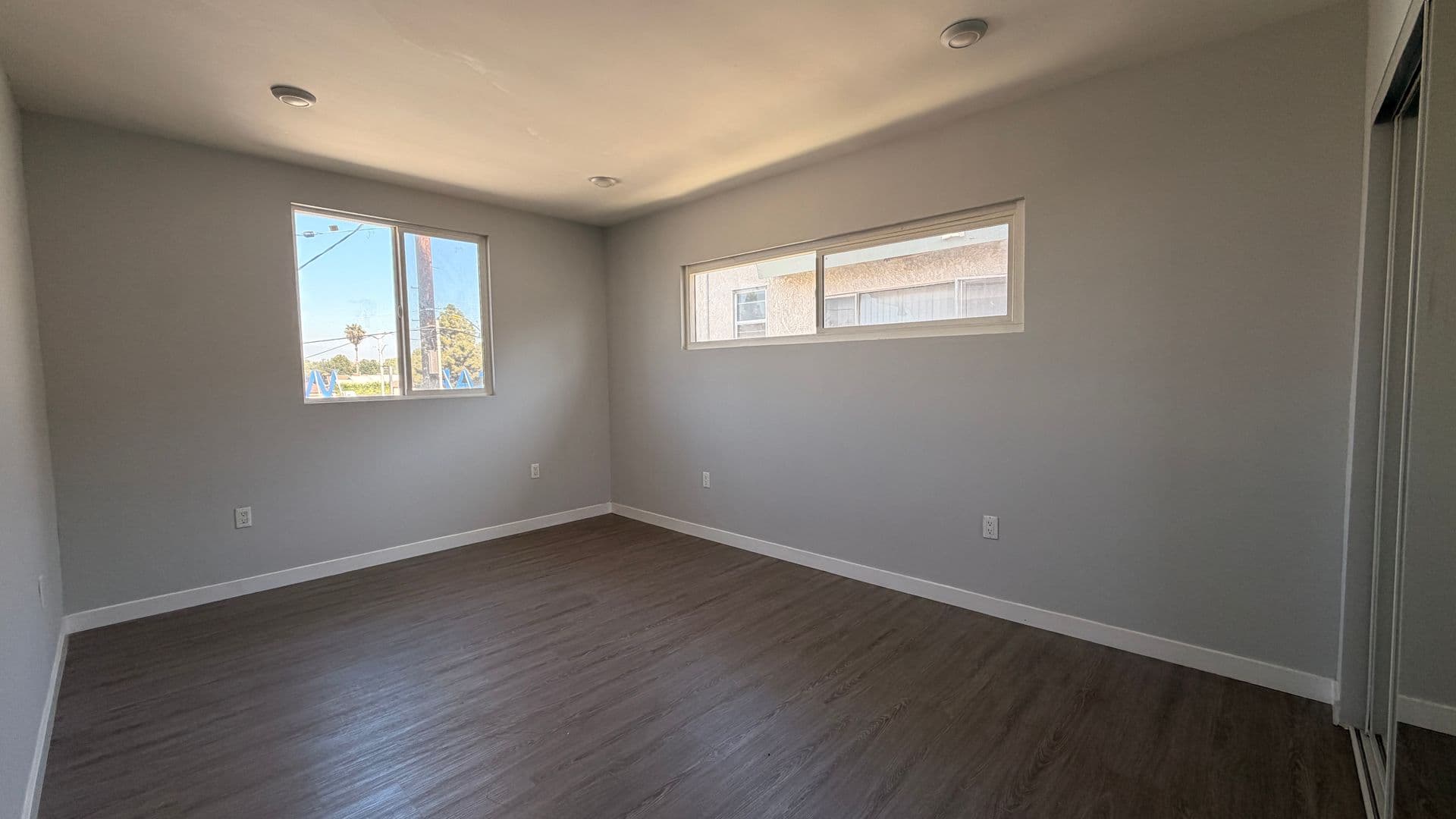 Los Angeles Apartment: 3920 Hillcrest Drive