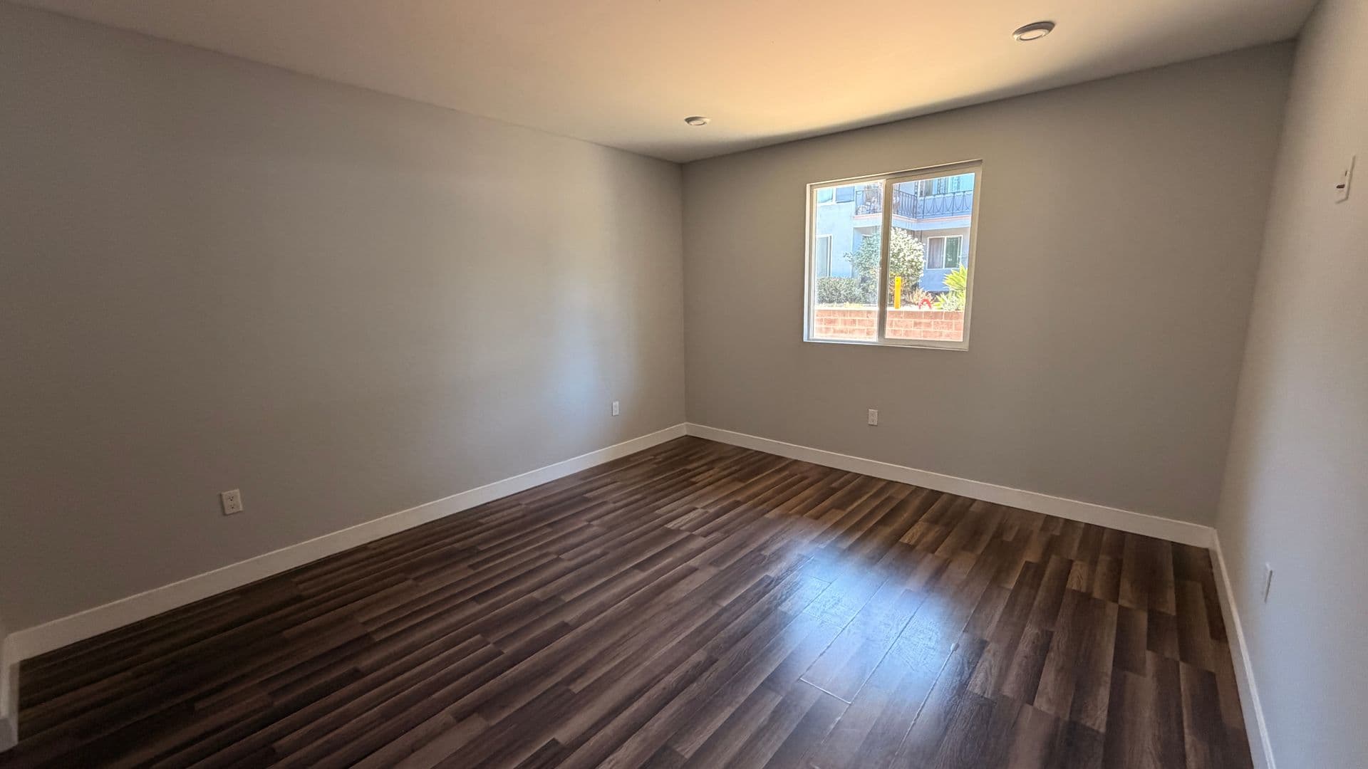Los Angeles Apartment: 4148 Lockland Pl.