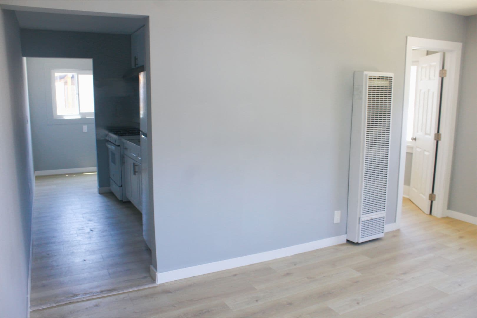 Los Angeles Apartment: 1070-1076 W 56th St.