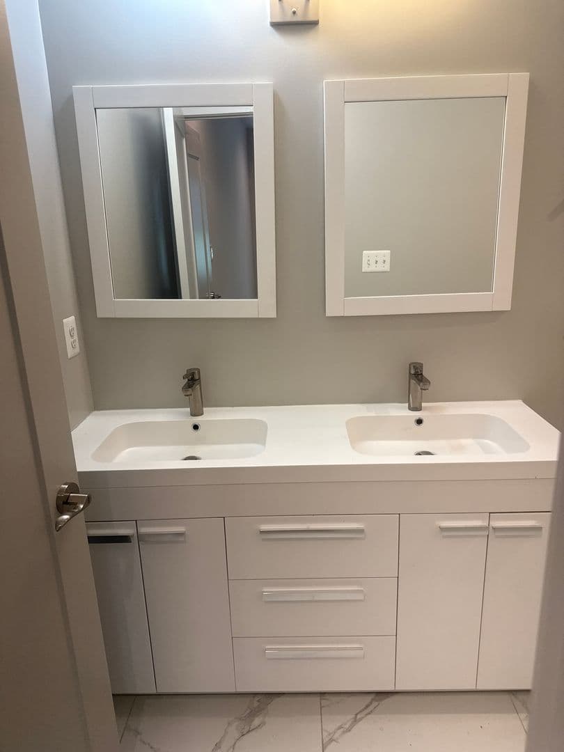Washington Apartment: 4712 Sheriff Rd NE