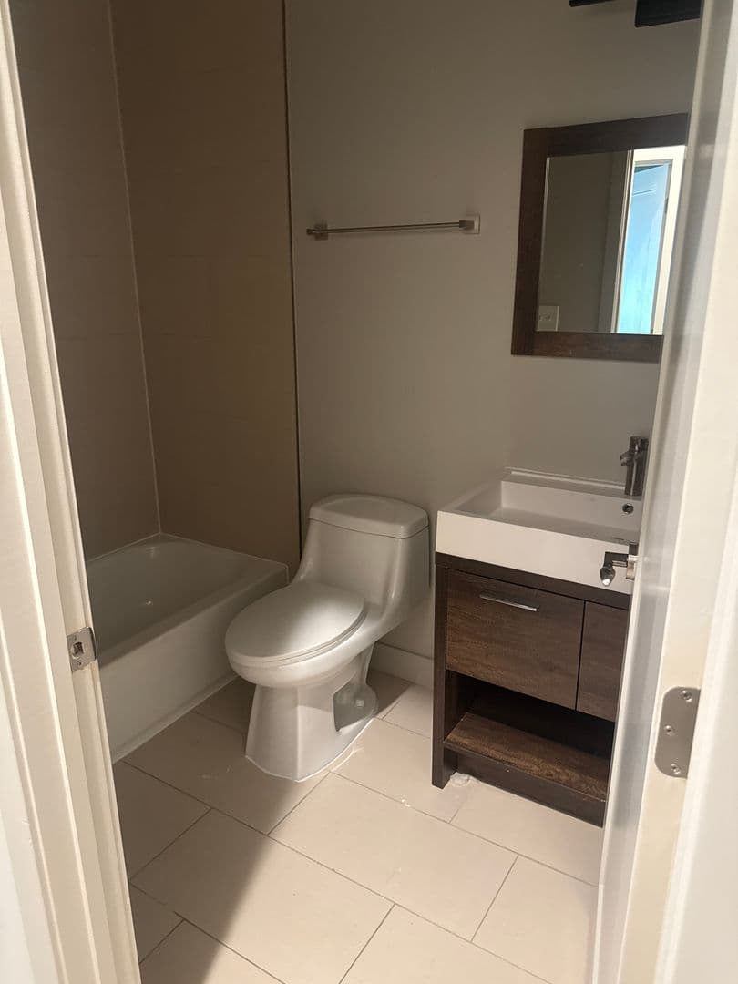 Washington Apartment: 4712 Sheriff Rd NE